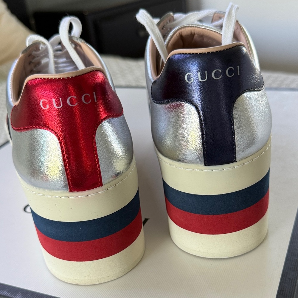 Gucci Silver Metallic Leather Platform Sneakers with Red & Blue Stripes - Picture 4 of 7